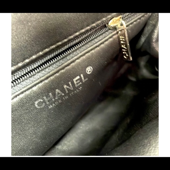 CHANEL clutch patent leather quilted design double cc closure. Purse black - Picture 3 of 6